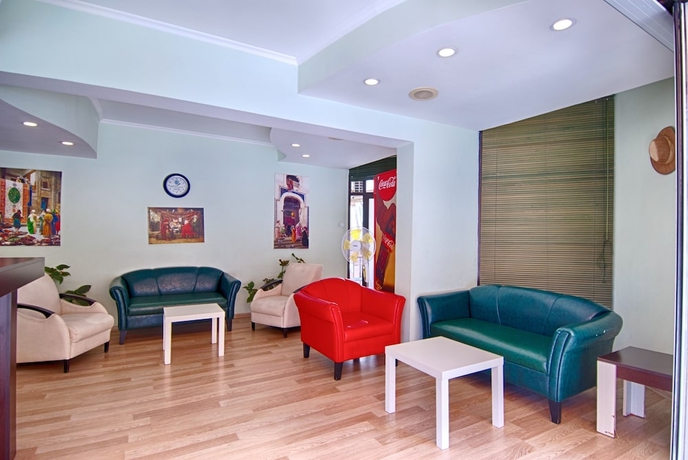Imagen de los interiores del Status Hotel. Foto 16