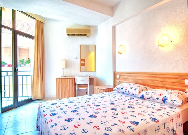 Imagen de la habitación del Status Hotel. Foto 4