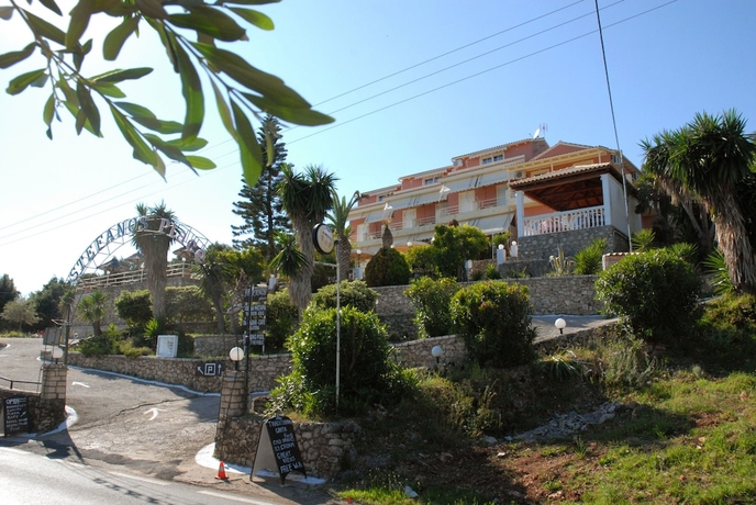 Imagen de los interiores del Stefanos Place. Foto 13