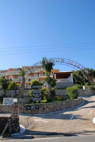 Imagen de los interiores del Stefanos Place. Foto 15