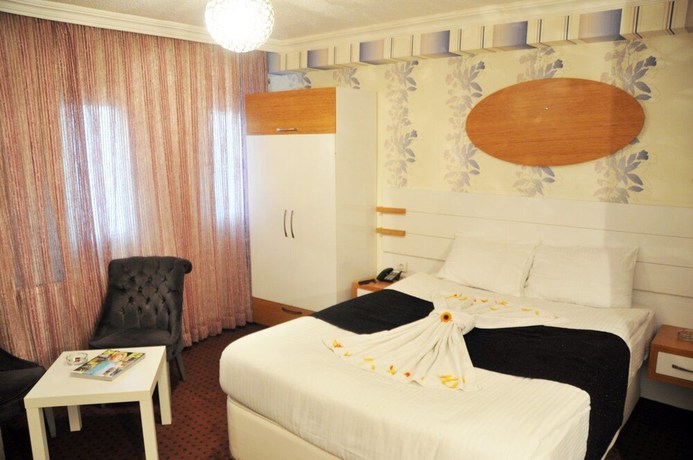 Imagen de la habitación del Strazburg Hotel. Foto 13