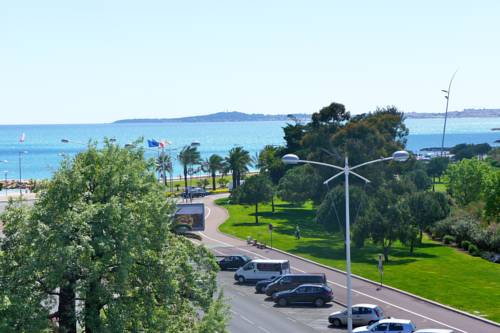 Imagen de la habitación del Studiotel. Foto 15