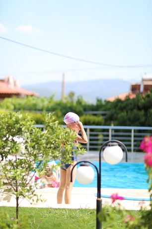 Imagen de la piscina del Su Apart Otel Akyaka. Foto 18