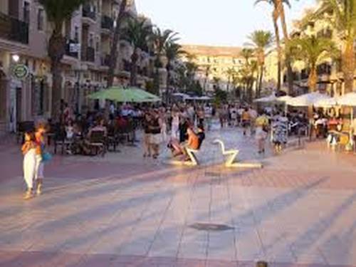 Imagen de la habitación del Sucina Villas. Foto 13