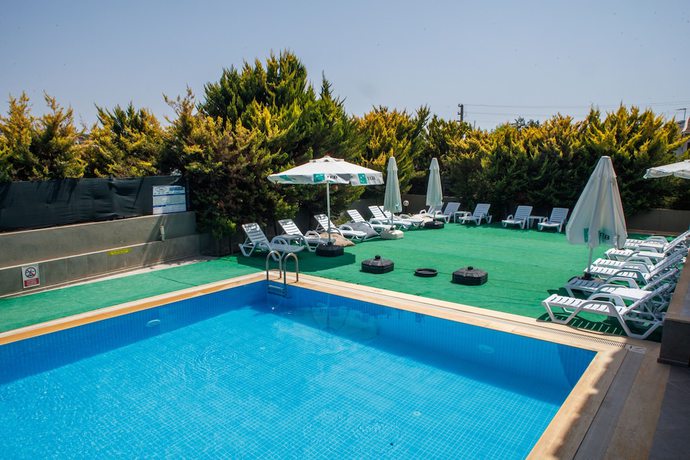 Imagen de la piscina del Suena Hotel. Foto 19