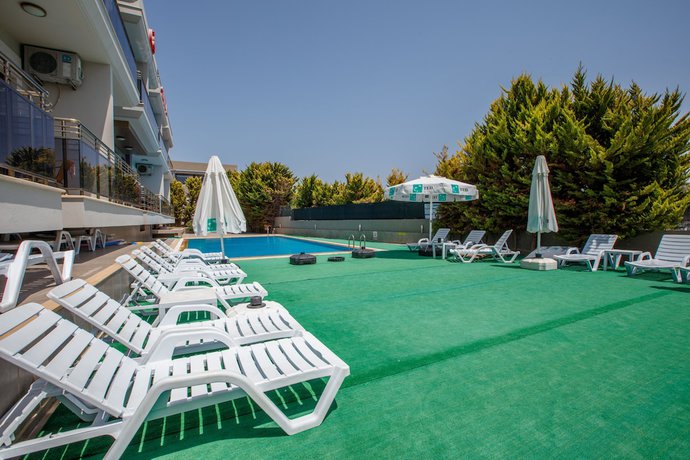 Imagen de la piscina del Suena Hotel. Foto 20