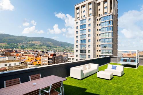 Imagen de los exteriores del Suite 1907 Oviedo. Foto 17