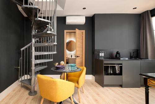 Imagen de la habitación del Suite 1907 Oviedo. Foto 11