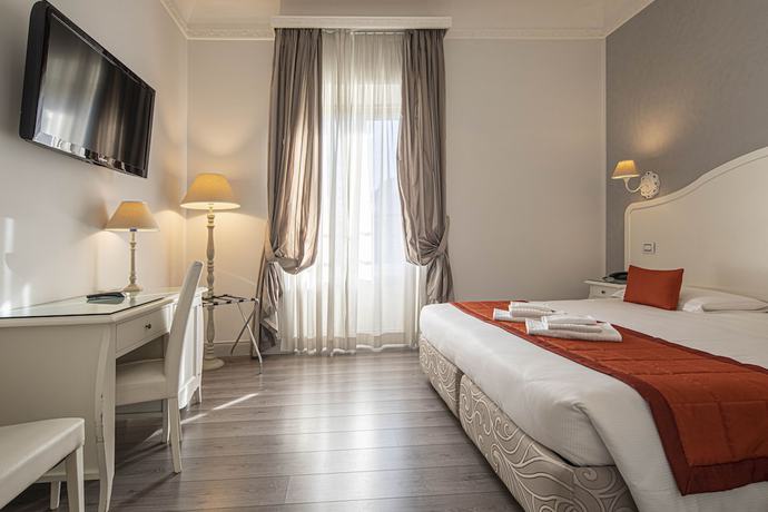 Imagen de la habitación del Suite Castrense. Foto 6