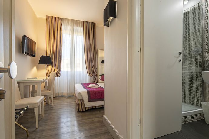 Imagen de la habitación del Suite Castrense. Foto 8