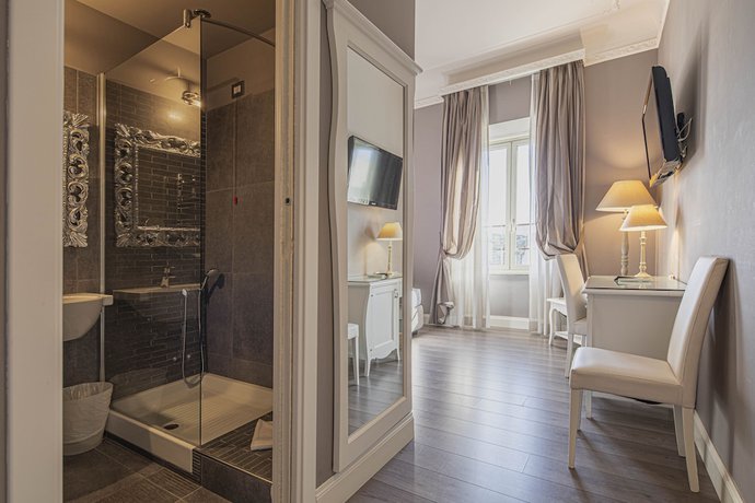 Imagen de la habitación del Suite Castrense. Foto 9
