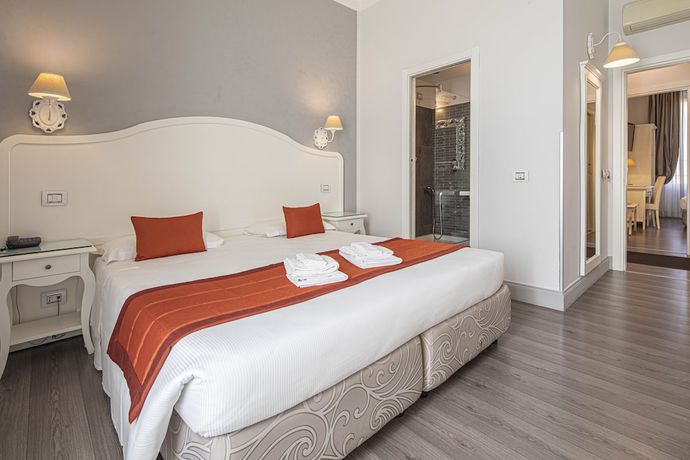 Imagen de la habitación del Suite Castrense. Foto 12