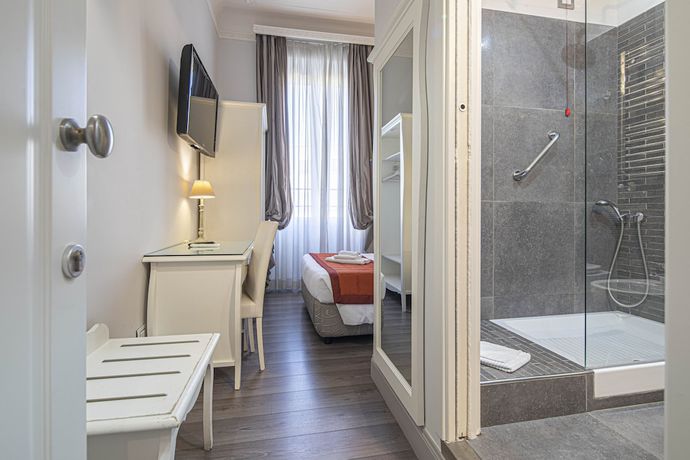 Imagen de la habitación del Suite Castrense. Foto 13