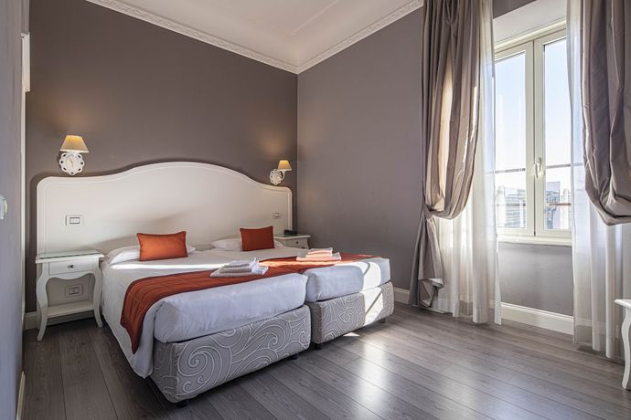 Imagen de la habitación del Suite Castrense. Foto 14
