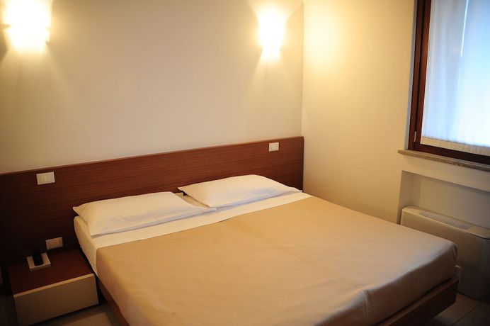 Imagen de la habitación del Suite Maria. Foto 13