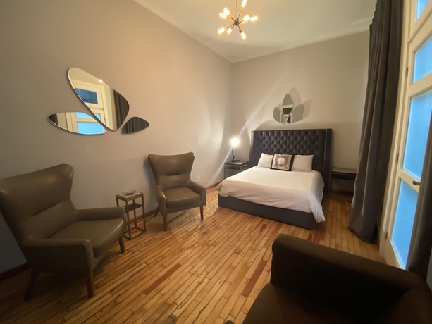 Imagen de la habitación del Suites Alcazar. Foto 15