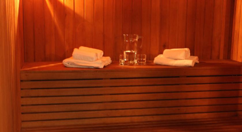 Imagen de los interiores del Suites Plaza Las Flores Aparthotel. Foto 10