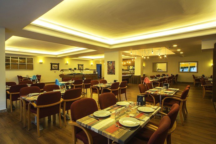Imagen del bar/restaurante del Sun Bay Park Hotel. Foto 2