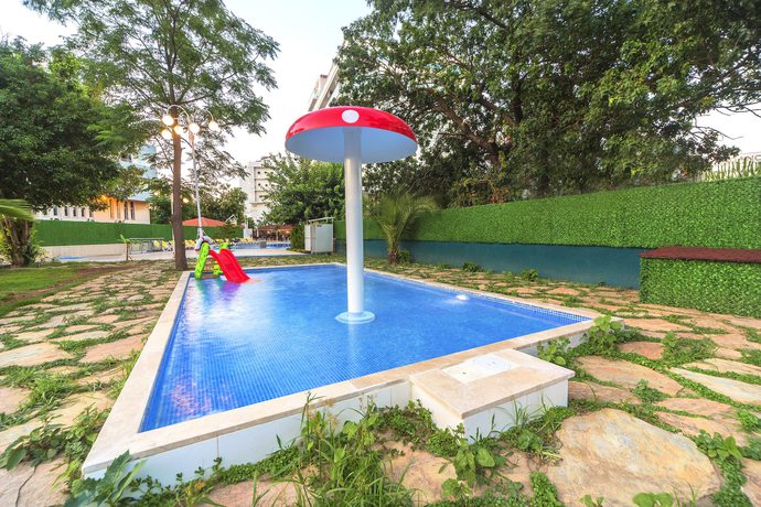 Imagen de la piscina del Sun Bay Park Hotel. Foto 12