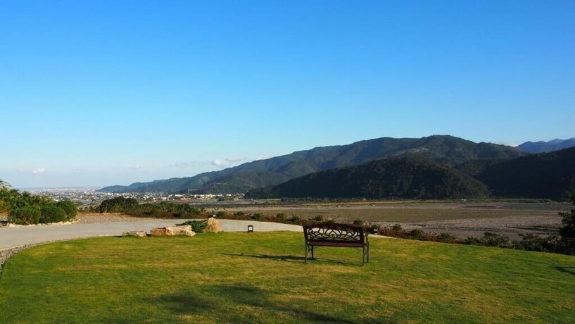 Imagen de los exteriores del Sun Hola Villa. Foto 27