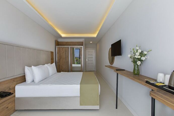 Imagen de la habitación del Sun Pearl Resort &Ccedil;eşme. Foto 14