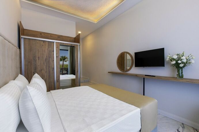 Imagen de la habitación del Sun Pearl Resort &Ccedil;eşme. Foto 18