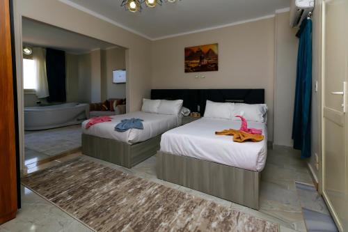 Imagen general del SunRise Jacuzzi & Pyramids view. Foto 14