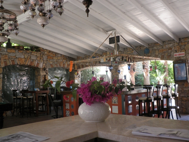 Imagen del bar/restaurante del Sunblue Apart Hotel, Hisar&ouml;n&uuml;. Foto 4