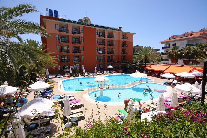 Imagen de la piscina del Sunpark Garden. Foto 20