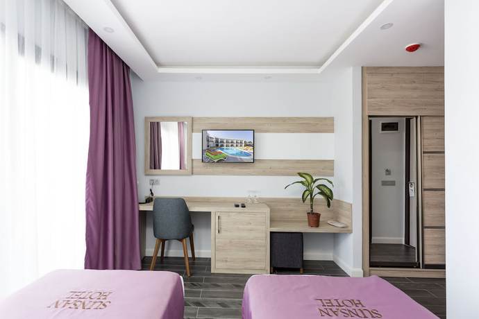 Imagen de la habitación del Sunsan Hotel. Foto 11