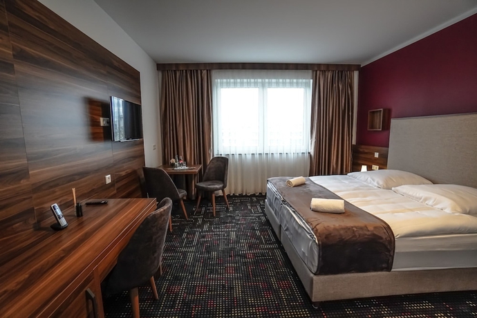 Imagen de la habitación del Sunset Hotel, Kelsterbach. Foto 7