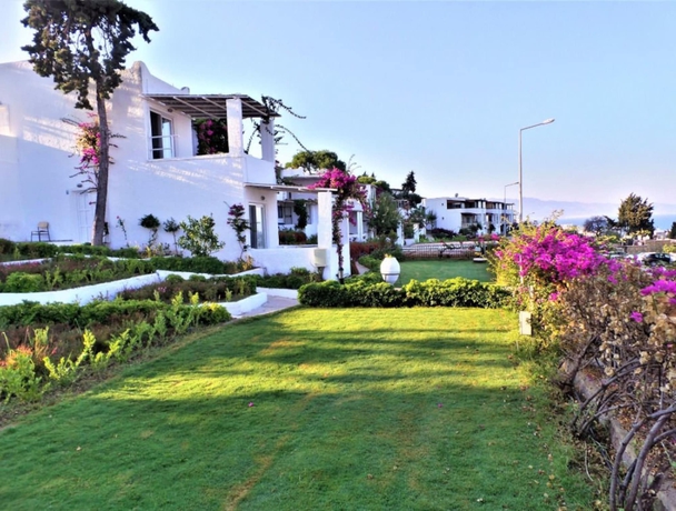 Imagen de los exteriores del Sunset Mavi. Foto 10
