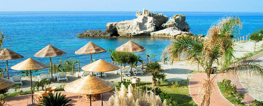 Imagen de los exteriores del Sunshine Beach Resort, Santa Domenica. Foto 11