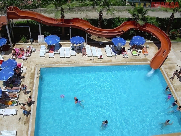 Imagen de la piscina del Sunside Beach Hotel. Foto 15