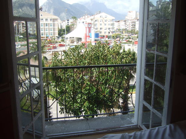 Imagen de la habitación del Suntalia Hotel. Foto 6