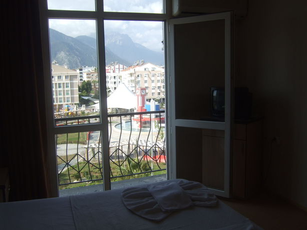 Imagen de la habitación del Suntalia Hotel. Foto 7