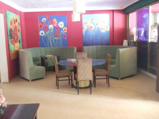 Imagen de los exteriores del Suntalia Hotel. Foto 13