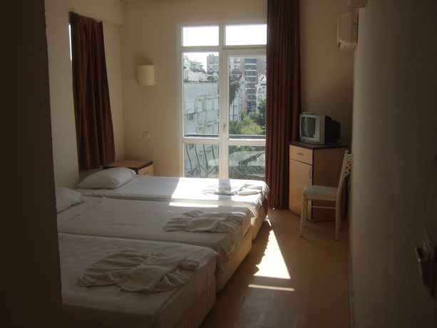Imagen de la habitación del Suntalia Hotel. Foto 11