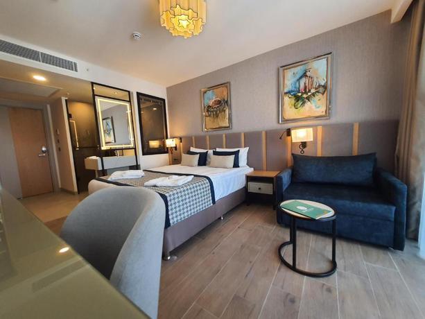 Imagen general del Sunthalia Hotels & Resorts Ultra All Inclusive Adults Only Party. Foto 2