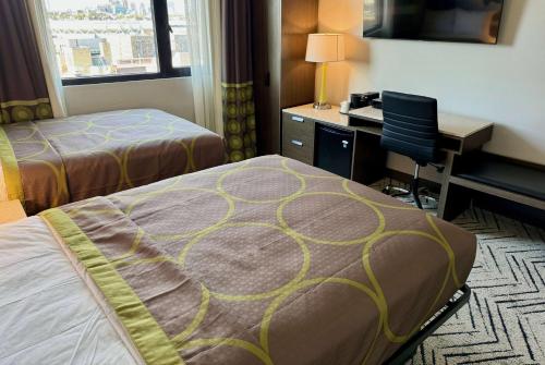 Imagen de la habitación del Super 8 by Wyndham Bronx Near Stadium. Foto 10