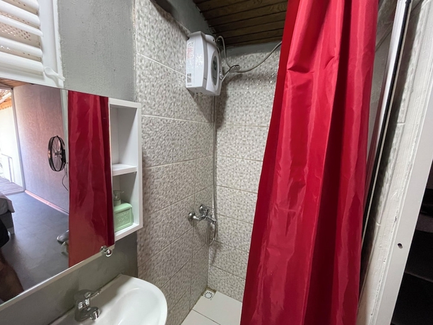 Imagen de la habitación del Surf Inn Gokceada. Foto 8