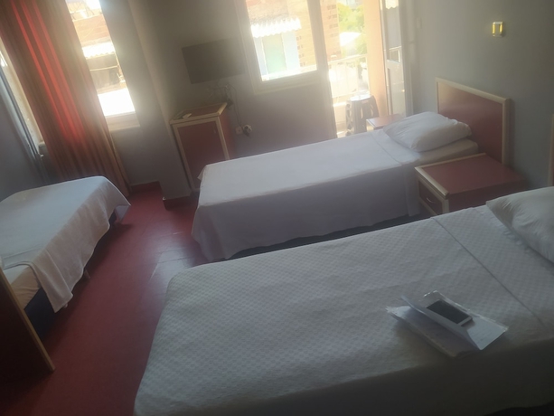 Imagen de la habitación del S&uuml;r&uuml;c&uuml; oteli. Foto 3