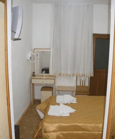 Imagen de la habitación del Suzanne Hotel. Foto 8