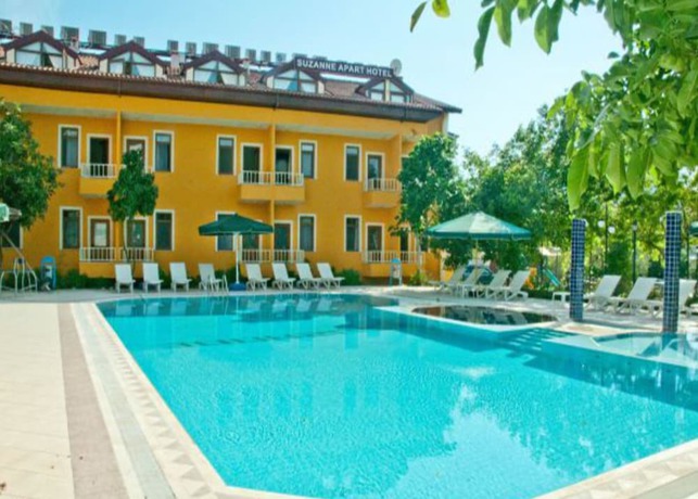 Imagen de la piscina del Suzanne Hotel. Foto 17