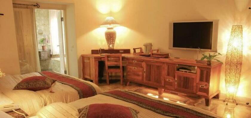 Imagen de la habitación del Swan Lake Villa Resort. Foto 18