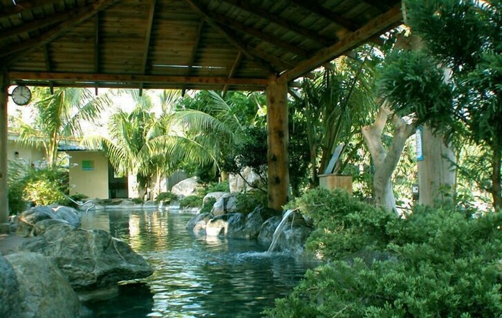 Imagen de la piscina del Swan Lake Villa Resort. Foto 38