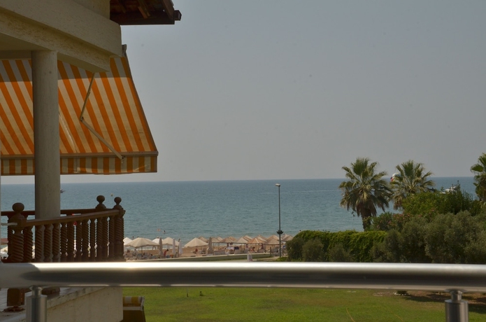 Imagen general del T-House, Side. Foto 1
