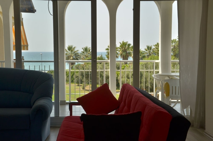 Imagen de los interiores del T-House, Side. Foto 12
