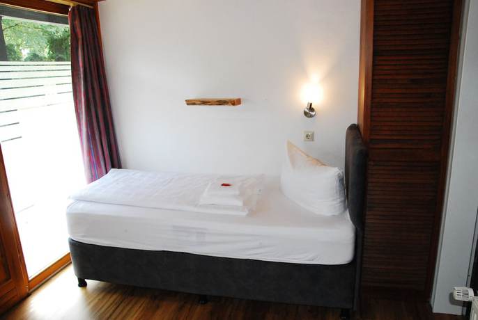 Imagen de la habitación del TaT Hotel. Foto 5