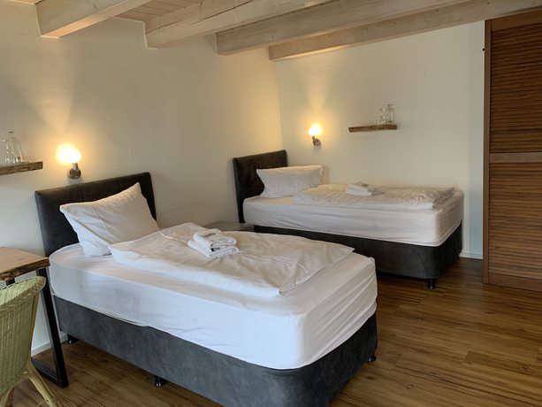 Imagen de la habitación del TaT Hotel. Foto 8